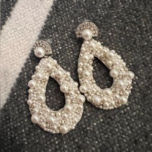 NWOT Deepa by Deepa Gurnani Arabella Earrings Pearl Rhinestone Wedding Earrings